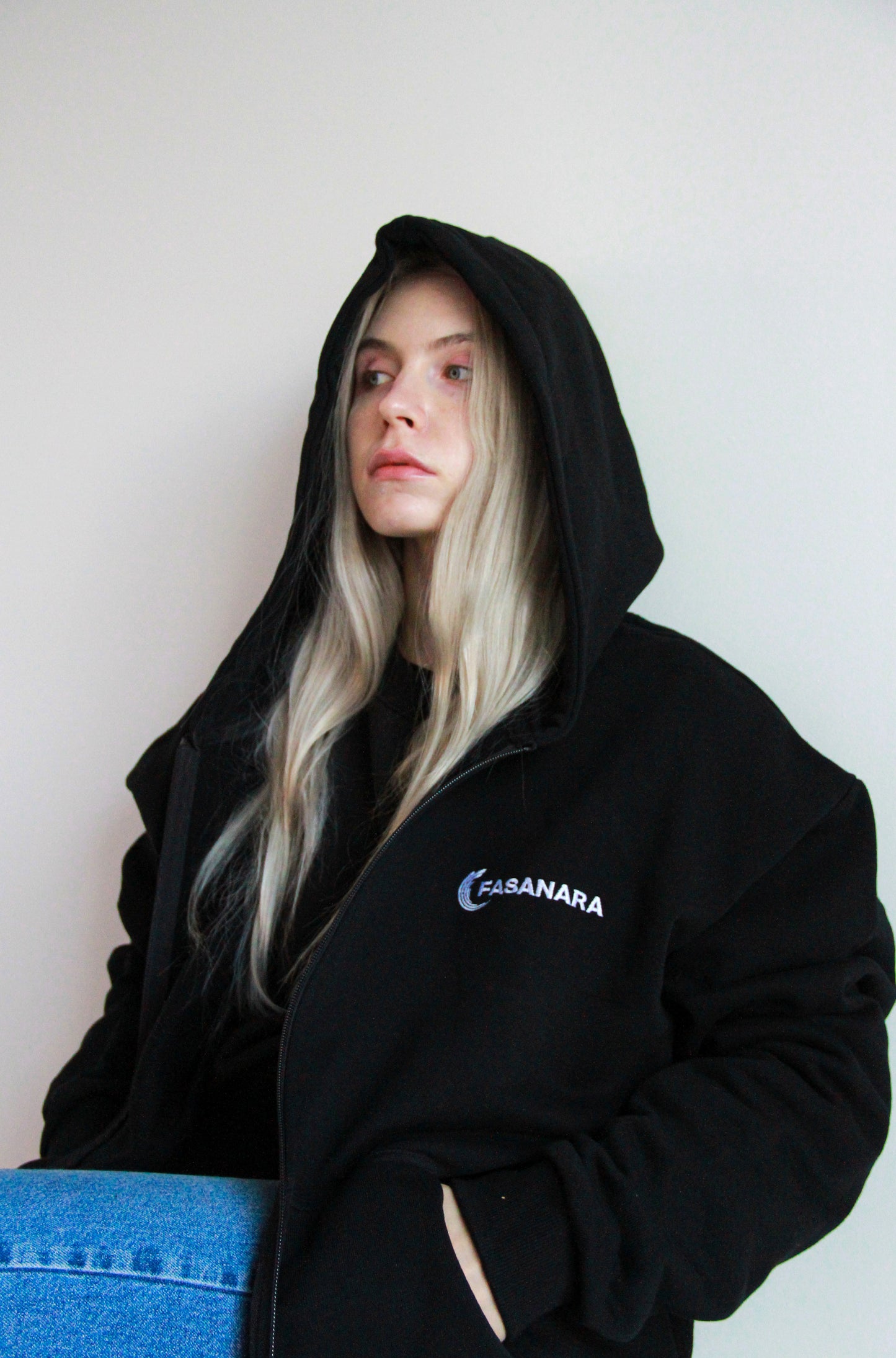 Heavyweight black zip hoodie