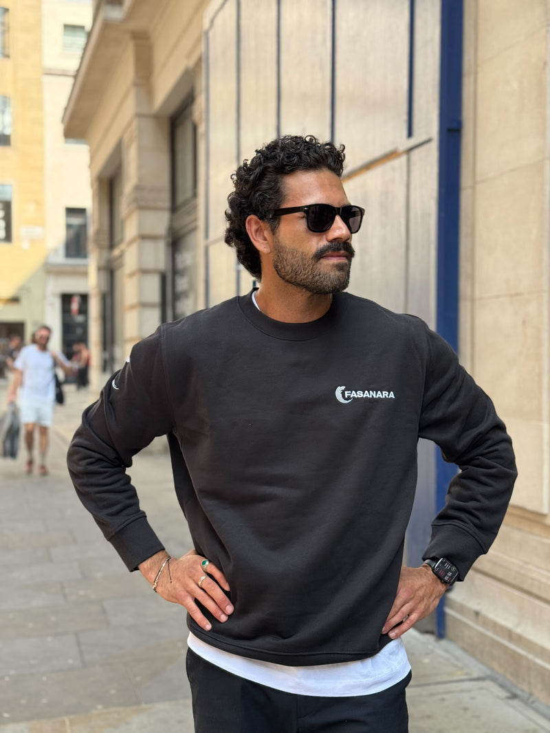 Black sweatshirt