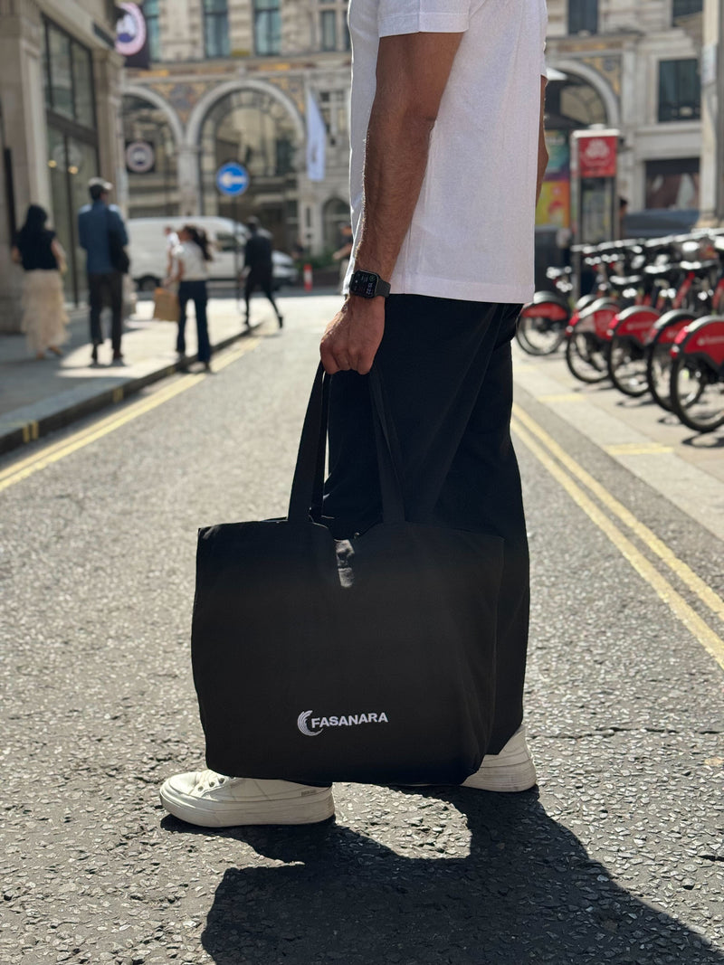 Wide-size tote bag