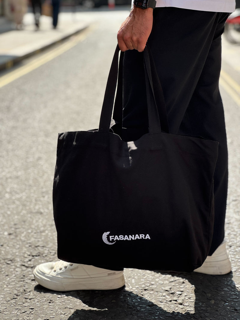 Wide-size tote bag