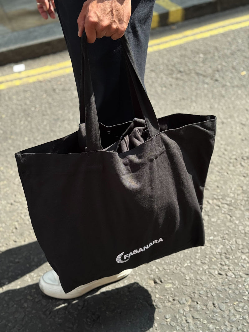 Wide-size tote bag