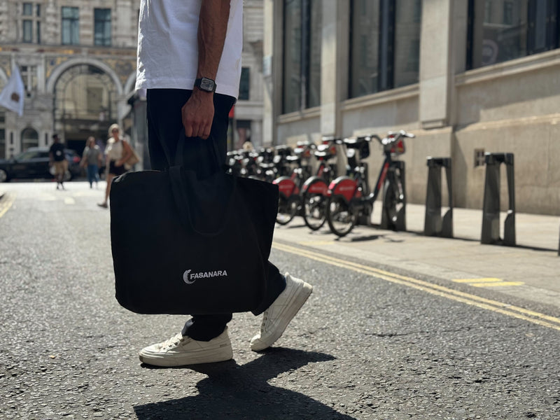 Wide-size tote bag