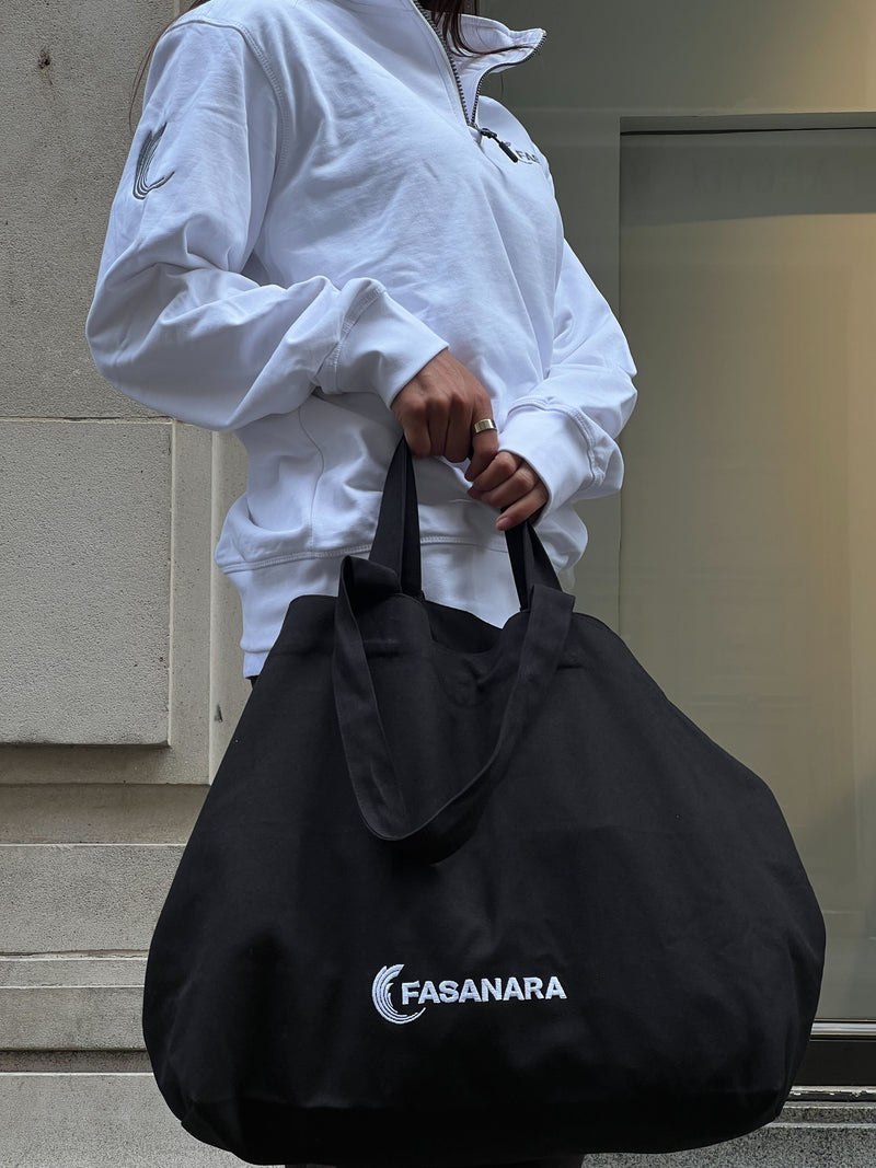 Wide-size tote bag
