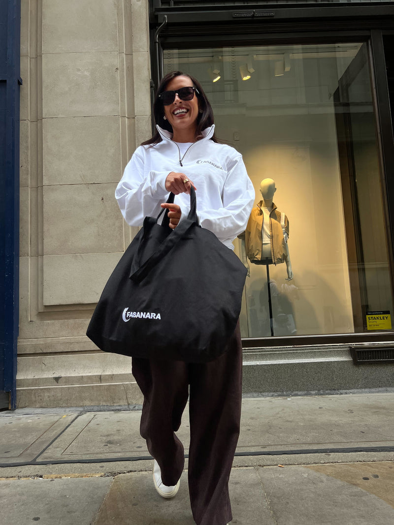 Wide-size tote bag